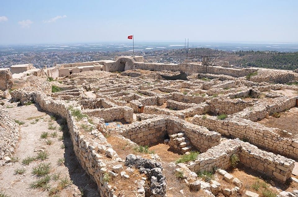 Silifke Kalesi'nde Kazı ve Restorasyon Çalışmaları Devam Ediyor
