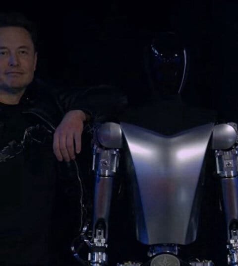 Elon Musk, Tesla'nın Yeni Ürünlerini Tanıttı: Robotaksi, Robovan ve Optimus Robotu