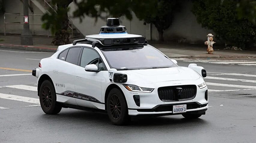 Elon Musk, Tesla'nın Yeni Ürünlerini Tanıttı: Robotaksi, Robovan ve Optimus Robotu