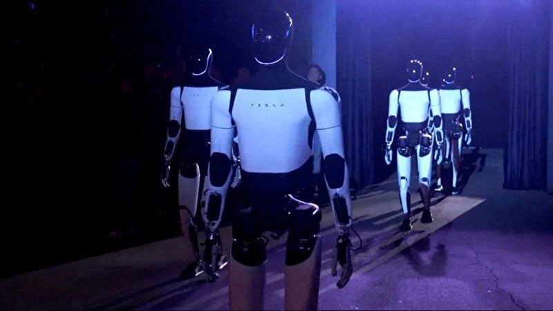 Elon Musk, Tesla'nın Yeni Ürünlerini Tanıttı: Robotaksi, Robovan ve Optimus Robotu